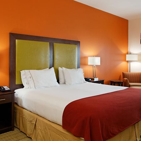 Holiday Inn Express Florence Northeast By Ihg Номер фото